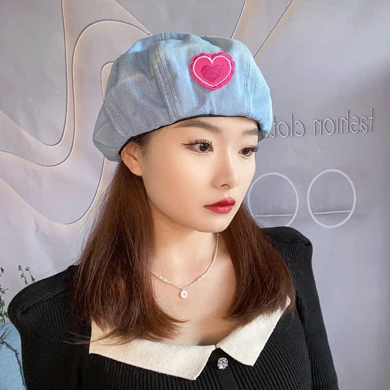 ハート刺繍入りデニムベレー帽