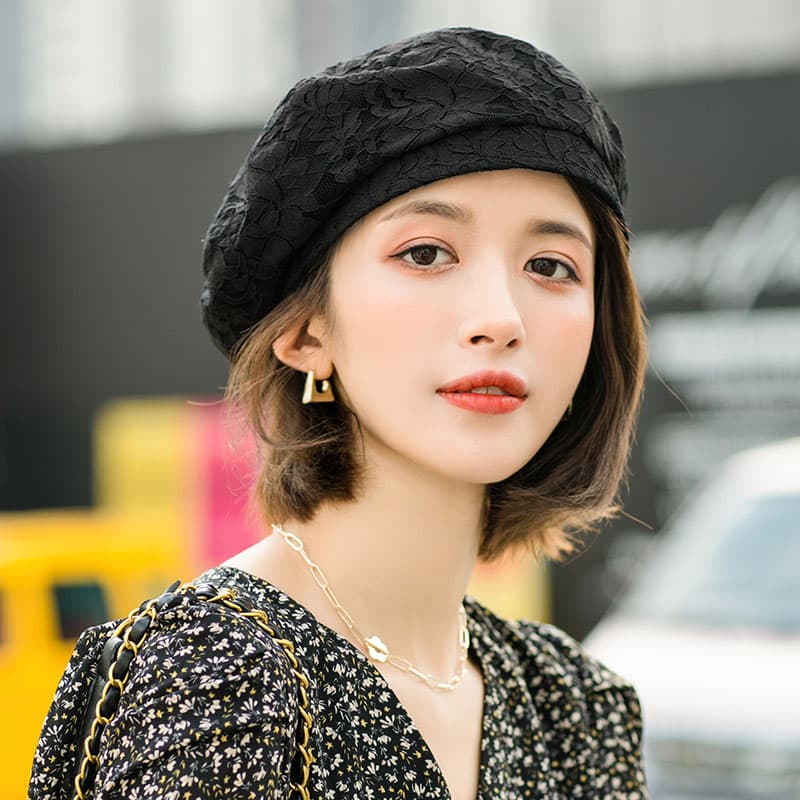 優美なレース編みベレー帽