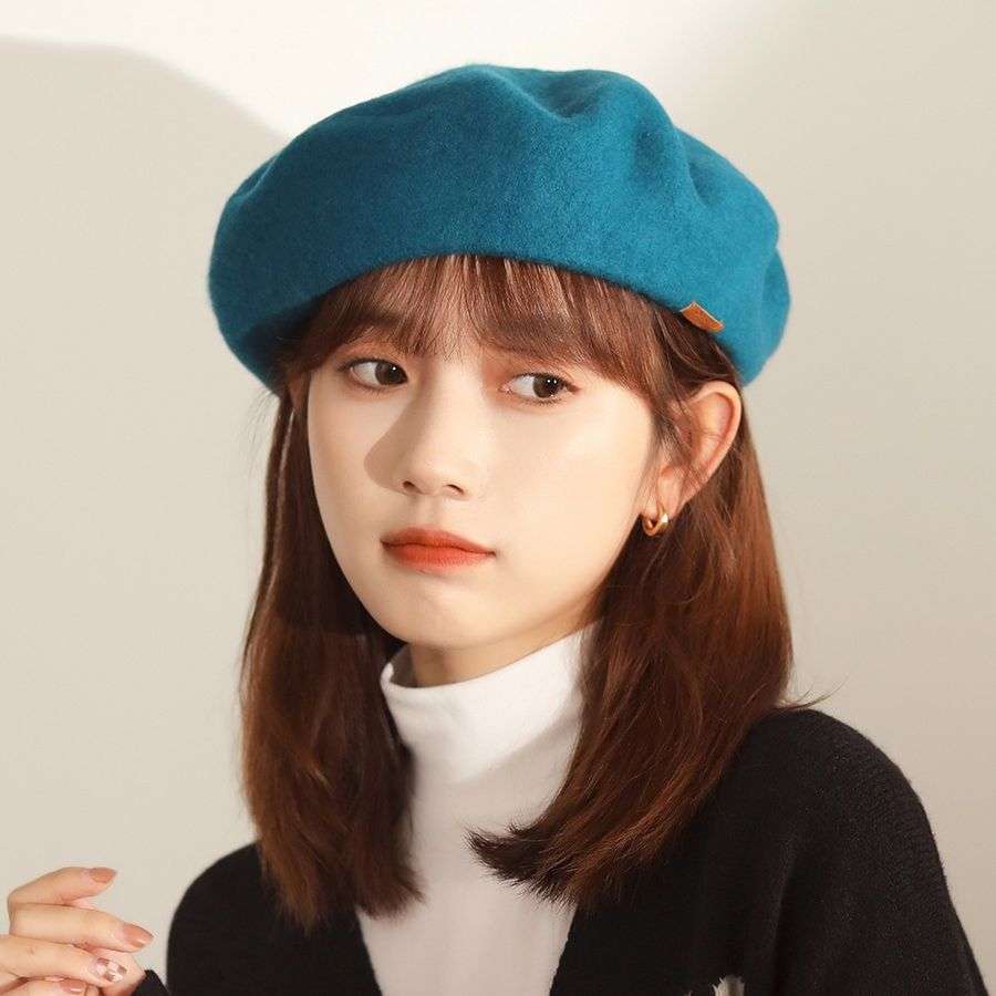 上品な表情のあったかベレー帽