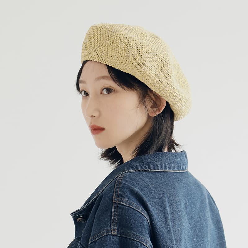軽やか麦わらベレー帽