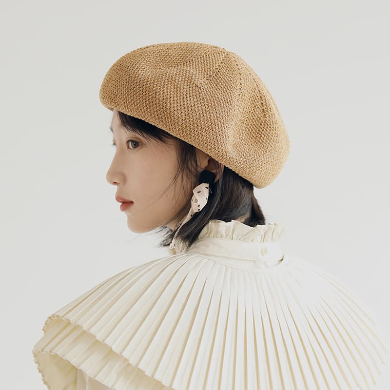 軽やか麦わらベレー帽